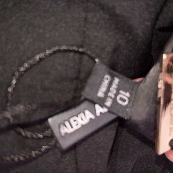 Alexia Admor Elegant One-Shoulder Black Dress - Picture 4 of 6